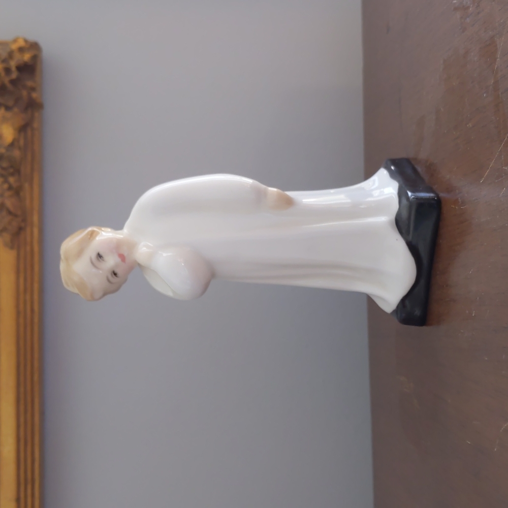 Royal Doulton Darling HN1985